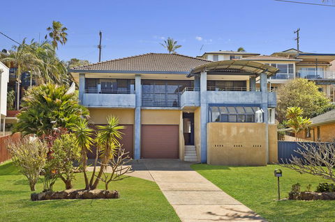 143 Matthew Flinders Drive, Port Macquarie - E Caravan Parks 1