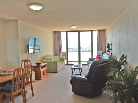 15 'Harbourside' 3-7 Soldiers Point Road - Right On The Waterfront - E Caravan Parks 1