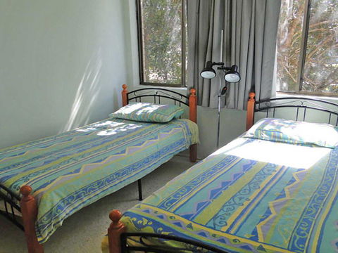 15 'Harbourside' 3-7 Soldiers Point Road - Right On The Waterfront - E Caravan Parks 3