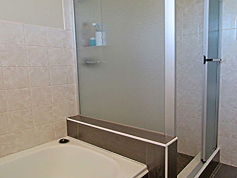 15 'Kanangra', 39 Soldiers Point Road - Fantastic Unit Right On The Water - E Caravan Parks 2