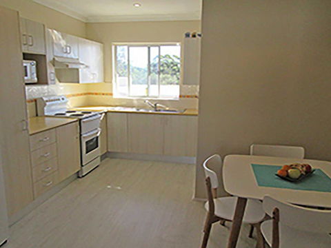 15 'Kanangra', 39 Soldiers Point Road - Fantastic Unit Right On The Water - E Caravan Parks 3