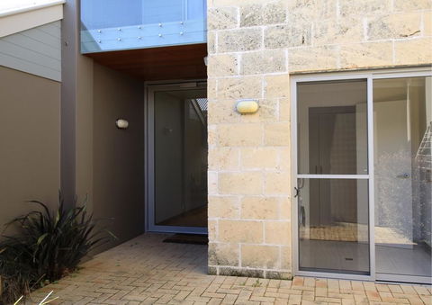 16 Seine Bay Apartment - E Caravan Parks 2