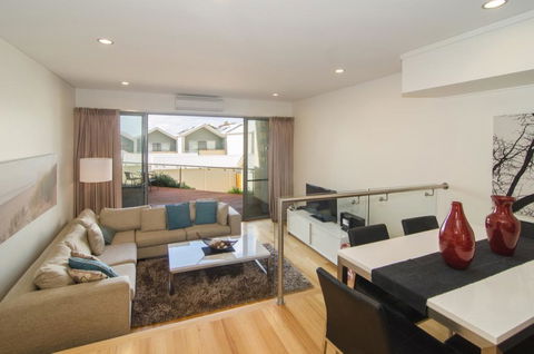 16 Seine Bay Apartment - E Caravan Parks 1