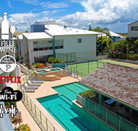 1BR Coolum Beach  Roof Terrace Spa Tennis Pool - E Caravan Parks