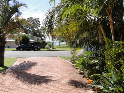 2 'Copacabana', 61 Sandy Point Road - Cute Unit With Water Views From The Balcony - E Caravan Parks 0