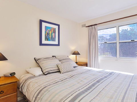 2 'Sunnie Belle' 3 Victoria Parade- Water Views Over Nelson Bay Foreshore - E Caravan Parks 1
