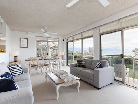 2 'The Helm' 22 Voyager Cl - Stunning Waterfront Unit With Air Conditioning - E Caravan Parks 2