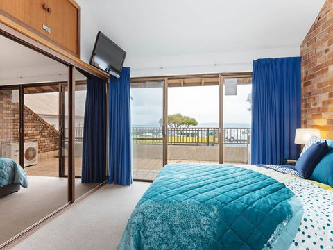 2 'Yachtsman Rest', 37 Victoria Parade - Foxtel, Aircon, Waterviews - E Caravan Parks 2