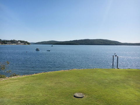 2 The Shores Soldiers Point - Waterfront - Uninterrupted Water Views INCLUDING ALL LINEN & TOWELS, Free Wi-Fi - E Caravan Parks 1