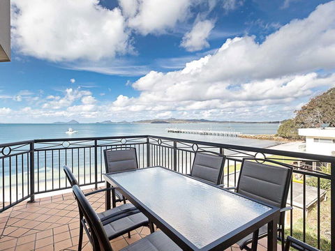 2/137 Soldiers Point Road - Luxury Unit On The Waterfront With Aircon And Free Unlimited Wi Fi - E Caravan Parks 0
