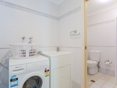 2/141A Soldiers Point Road - Large Waterfront Duplex Across From The Bowling Club - E Caravan Parks 3