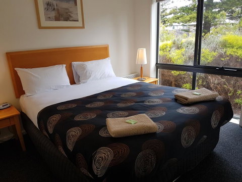 22 Gillies Street Apartments - E Caravan Parks 3
