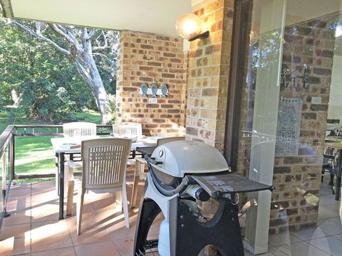 23 'Bay Parklands', 2 Gowrie Avenue - Little Beach, Air Con, Pool & Tennis Court - E Caravan Parks 2