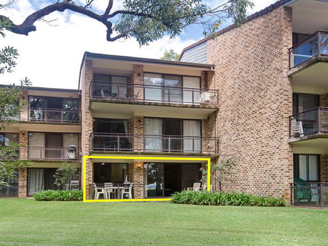 23 'Bay Parklands', 2 Gowrie Avenue - Little Beach, Air Con, Pool & Tennis Court - E Caravan Parks 1