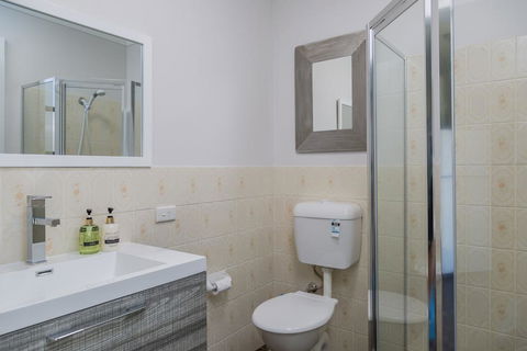 235 Mitchell Parade, Mollymook - E Caravan Parks 3