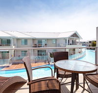245 'Pacific Blue' 265 Sandy Point Rd - air conditioned unit with resort facilities and linen supplied - E Caravan Parks