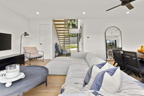 Bella Villa - E Caravan Parks 0