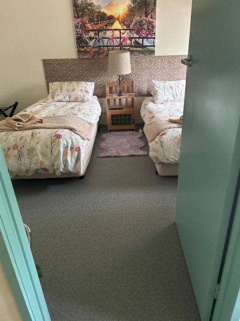 Butlers Guesthouse - E Caravan Parks 3