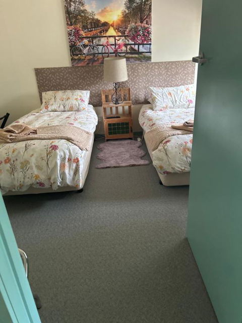 Butlers Guesthouse - E Caravan Parks 1