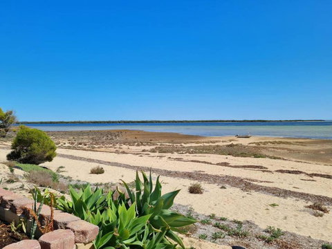 Crab Claw Cottage - E Caravan Parks 3
