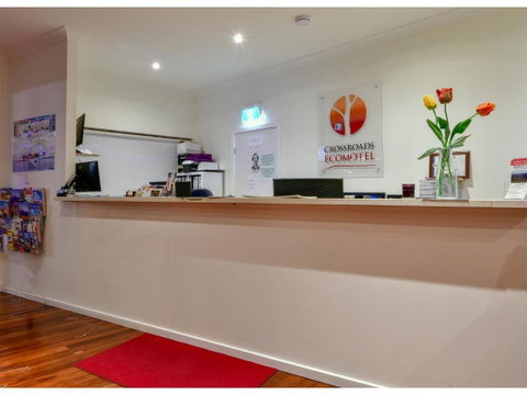 Crossroads Ecomotel - E Caravan Parks 2