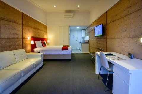 Crossroads Ecomotel - E Caravan Parks 0
