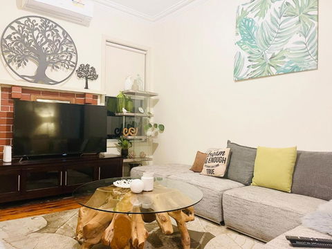 D108 Fantastic Sun Crescent Gathering - E Caravan Parks 4