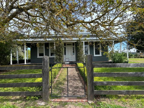 Deepfields Luxury Villa - E Caravan Parks 0