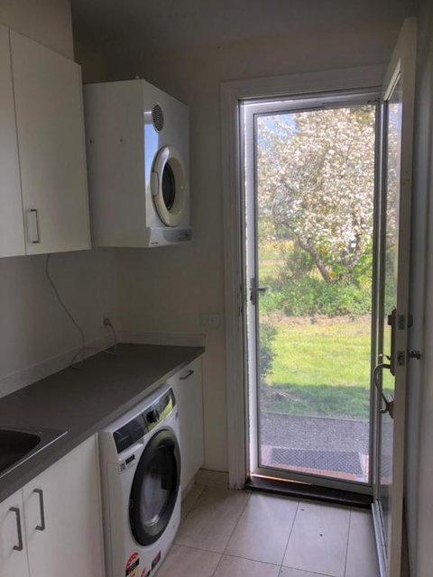Deepfields Luxury Villa - E Caravan Parks 2