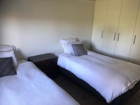 Deepfields Luxury Villa - E Caravan Parks 3