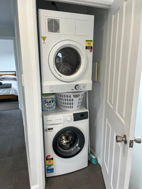 Derby Digs Cabin - E Caravan Parks 2