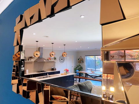 Designer Decor Home With 8Beds At Williams Landing - E Caravan Parks 1