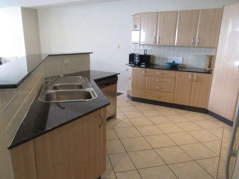 27b Christmas Bush Avenue - Duplex In Nelson Bay Walking Distance To Dutchies Beach - E Caravan Parks 2