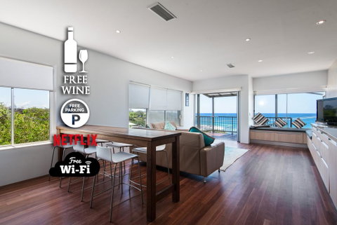 2BR Coolum Beachfront , 180 Views , Wine, Netflix - E Caravan Parks 0