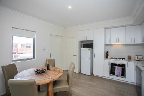 2x2 Luxury Retreat Condo - E Caravan Parks 3
