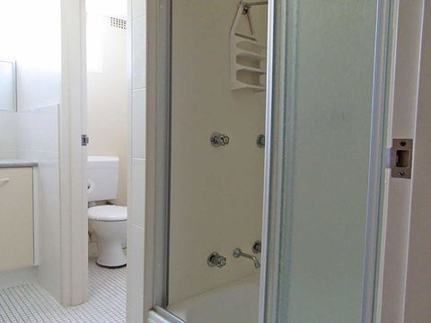 3 'Collendina', 19 Kurrawa Close - Position And Water Views - WOW - E Caravan Parks 3
