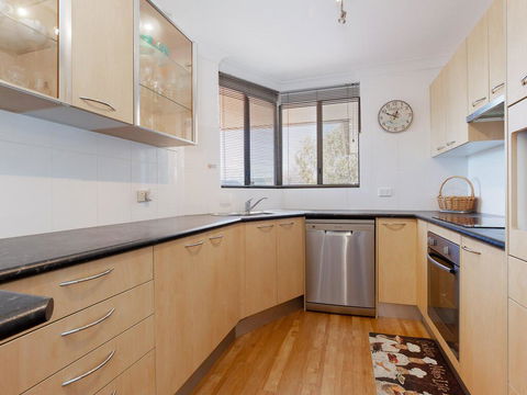 3 'ENDEAVOUR', 13 ONDINE CL - LARGE THREE BEDROOM UNIT WITH FILTERED WATER VIEWS - E Caravan Parks 3