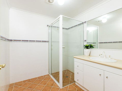 3 'Peninsula Waters', 2-4 Soldiers Point Rd - Beautiful Air Conditioned Unit With Pool, Lift & WIFI - E Caravan Parks 2
