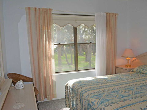 3 'Sailfish' 46 Magnus Street - E Caravan Parks 2