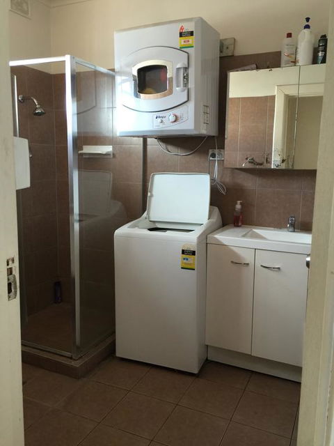 3 BEDROOM APARTMENT ST MARYS - E Caravan Parks 1