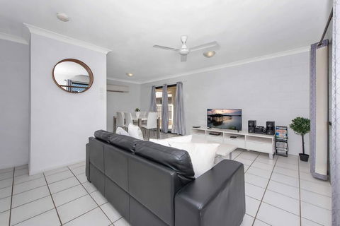 3 Bedroom Home - E Caravan Parks 1