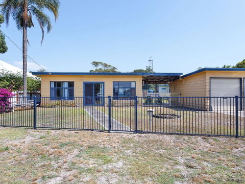 3 Curlew Avenue - E Caravan Parks 2