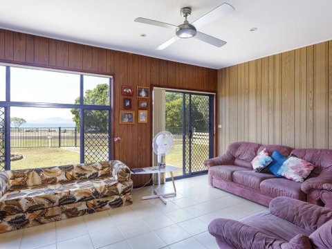 3 Curlew Avenue - E Caravan Parks 3