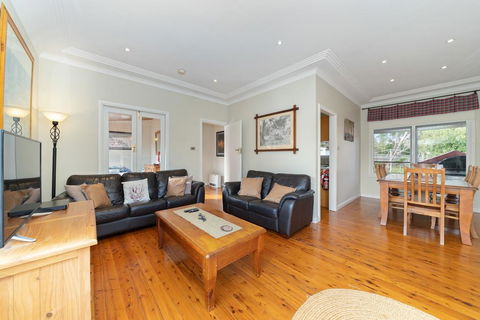 3 Sisters Blue Mountains Cottage - E Caravan Parks 1