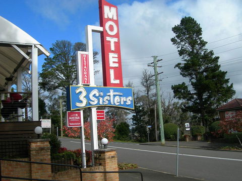 3 Sisters Motel - E Caravan Parks 2