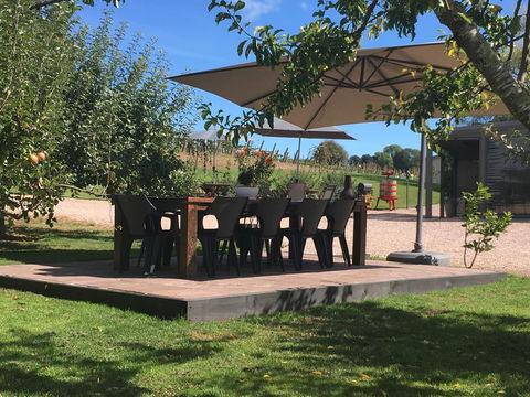 3 Willows Vineyard Cottage - E Caravan Parks 1