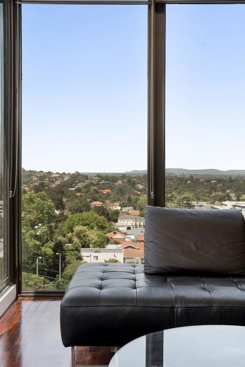 3-Bed Apartment With Parking Near Parks And Dining - E Caravan Parks 3