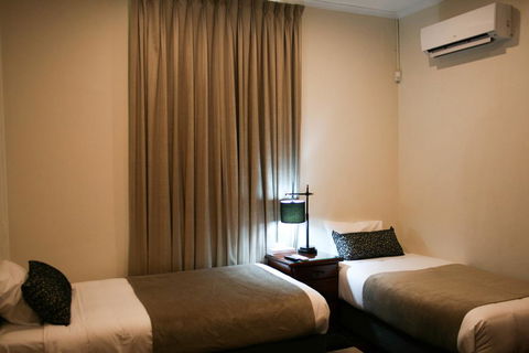 34 On Emily - E Caravan Parks 2