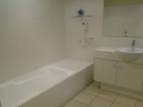 349 'Oaks Pacific Blue' 265 Sandy Point Road - Fantastic Pool - E Caravan Parks 2