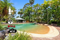 3BR Beach Escape AC Pool Tennis Wine Coffee Netflix